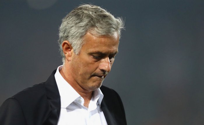 Jose Mourinho must abandon the 4-2-3-1&nbsp;formation.